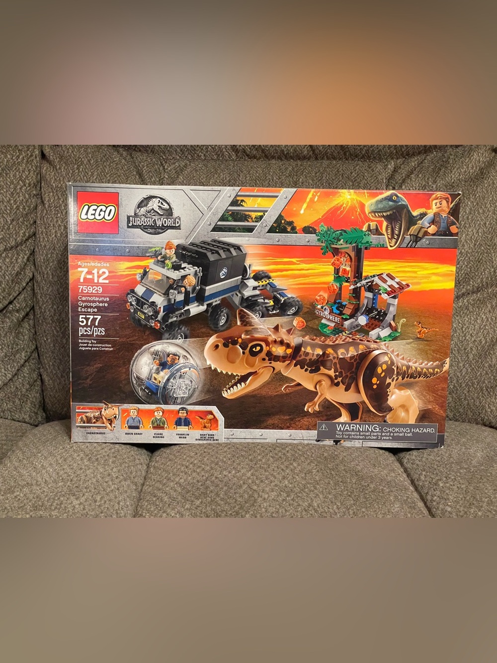 Lego Jurassic World 75929 Carnotaurus Gyrosphere Escape never opened & retired.